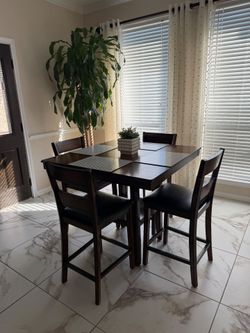 Dining set