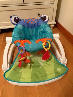 Adorable Fisher-Price Sit-Me-Up Floor Frog Chair Portable