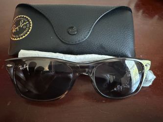 Ray-Ban classic BRAND NEW CASE INCLUDED