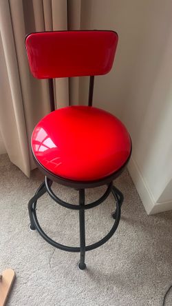 Red stool (Adjustable)