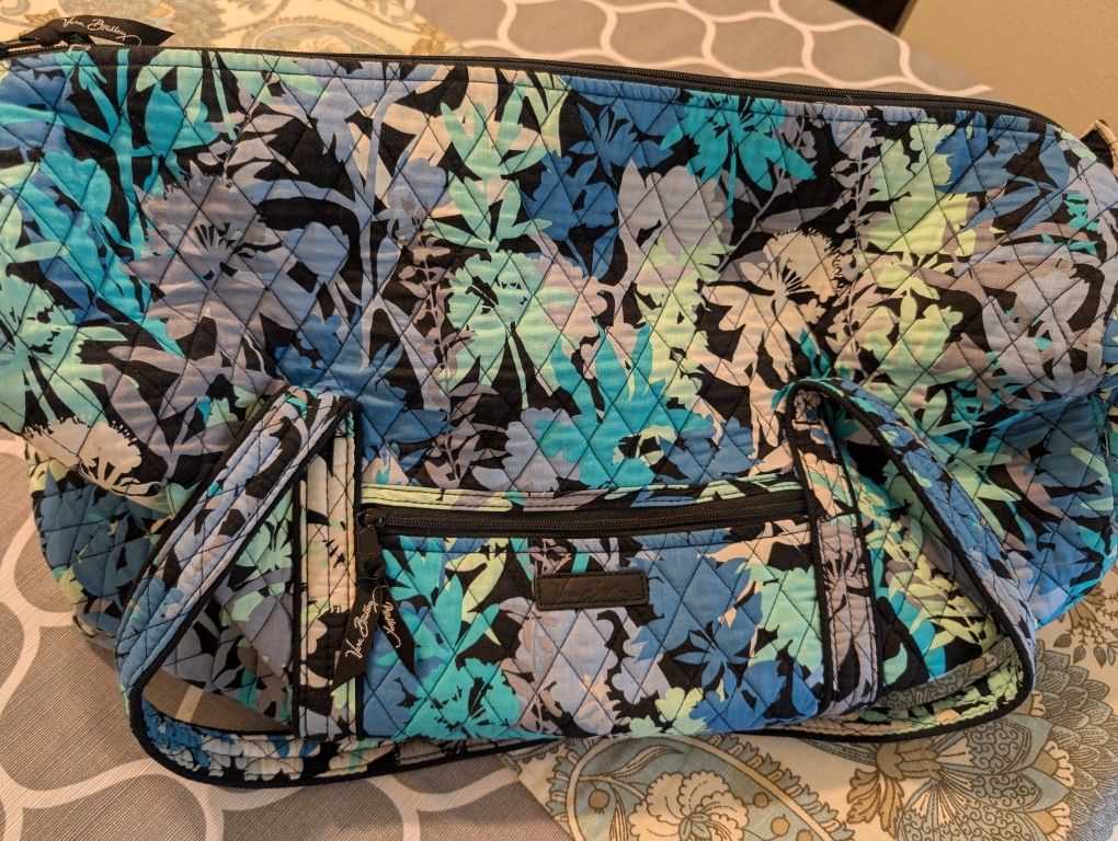 Vera Bradley XL Duffel Blue Paisley Pattern