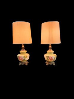 Vintage gone with the wind lamps
