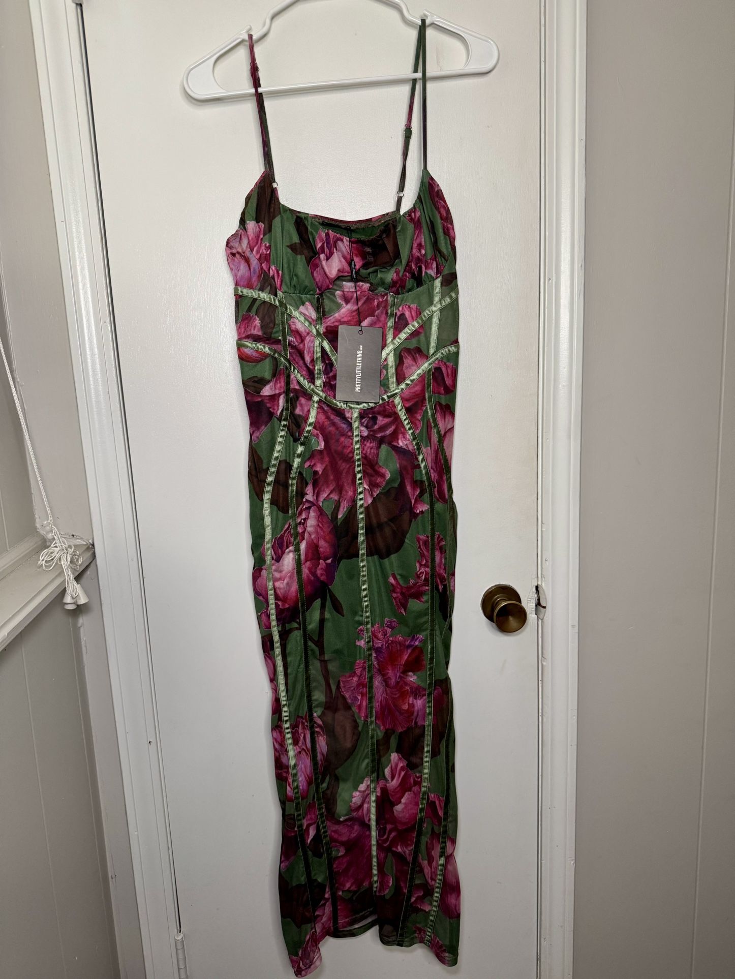 Pretty Little Thing Women's Size US 12 Floral Dress Green & Pink Midaxi