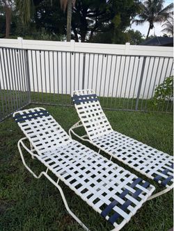 Pool lounge chairs