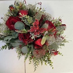 Christmas Butterfly Rose Flower Arrangement - Arreglo rosas, mariposas navideñas