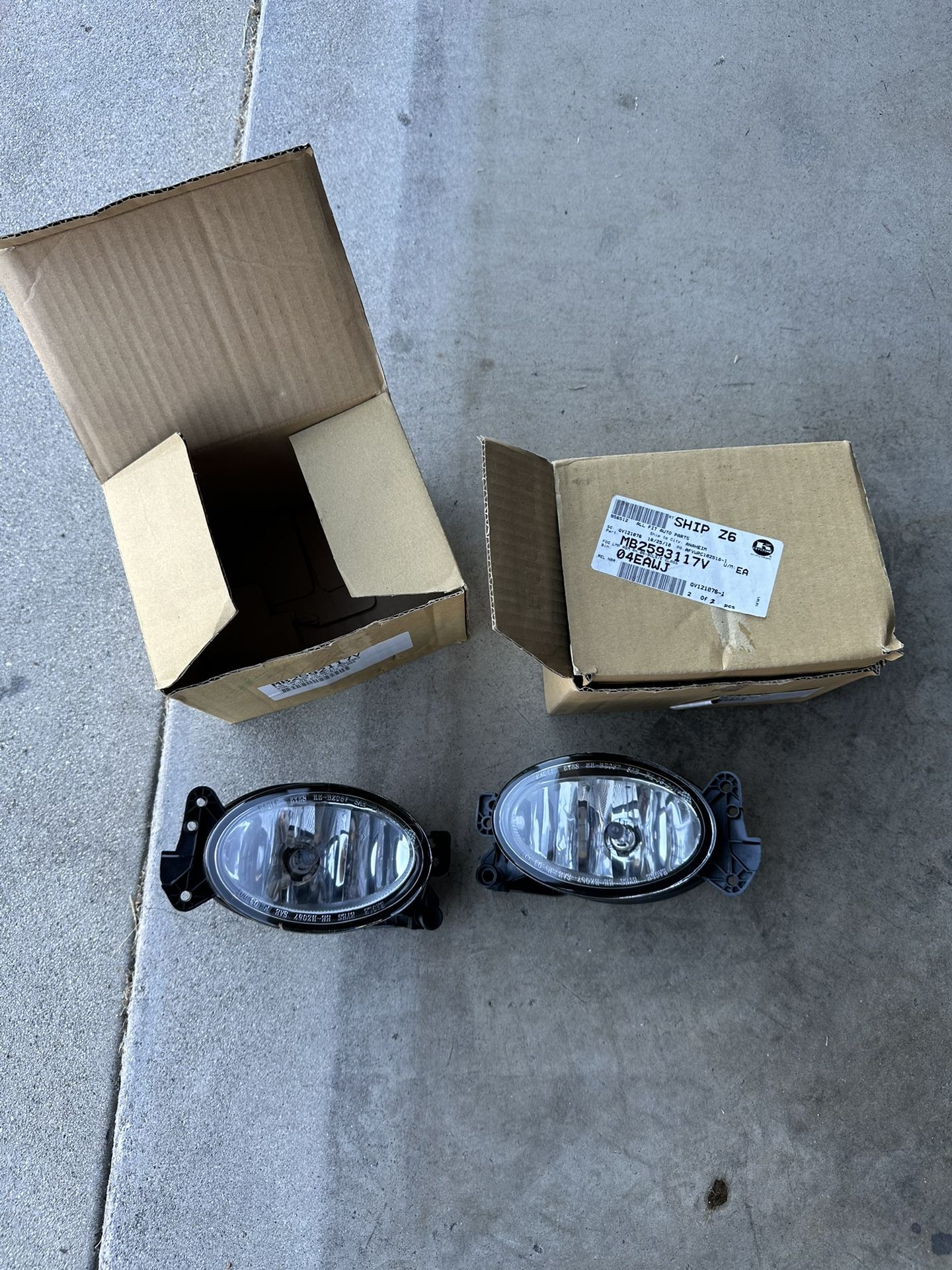 2003 To 2006 Mercedes R230 SL500 SL600 Left Side And Right Side Fog Light Lamp Light Assembly