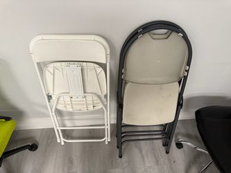 Set of 3 Folding Chairs – Space-Saving & Easy to Store