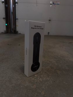 iPhone MagSafe Car Mount Charger
