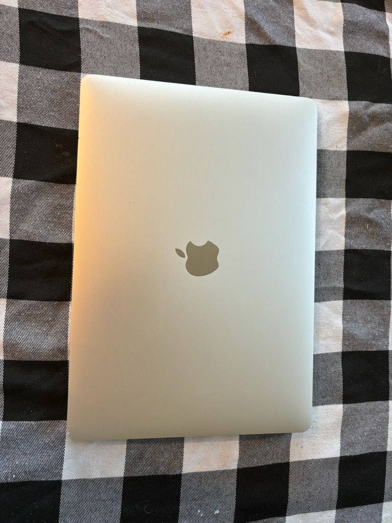 Apple MacBook Air (2020)