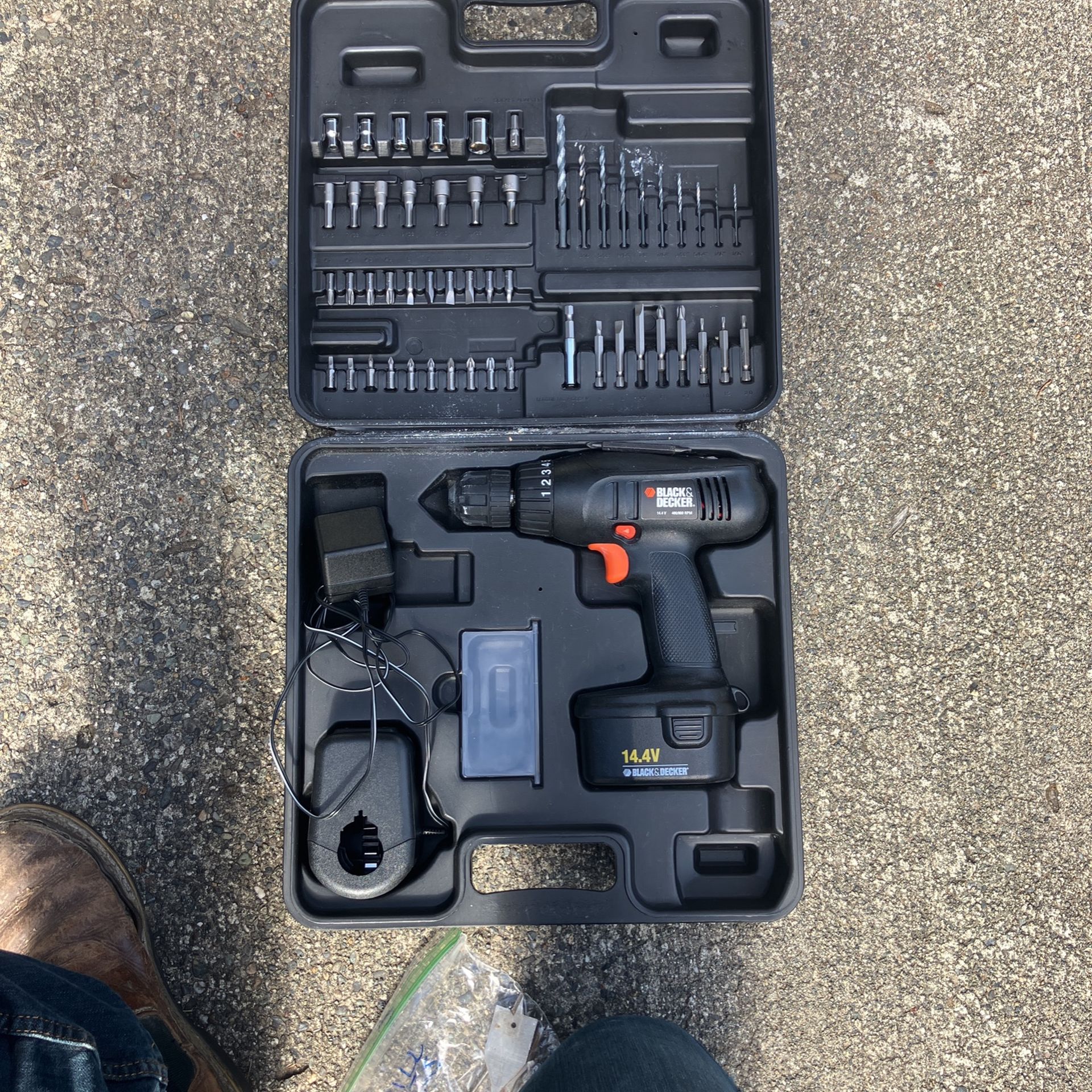 Black & Decker 14.4 Volt Drill Set