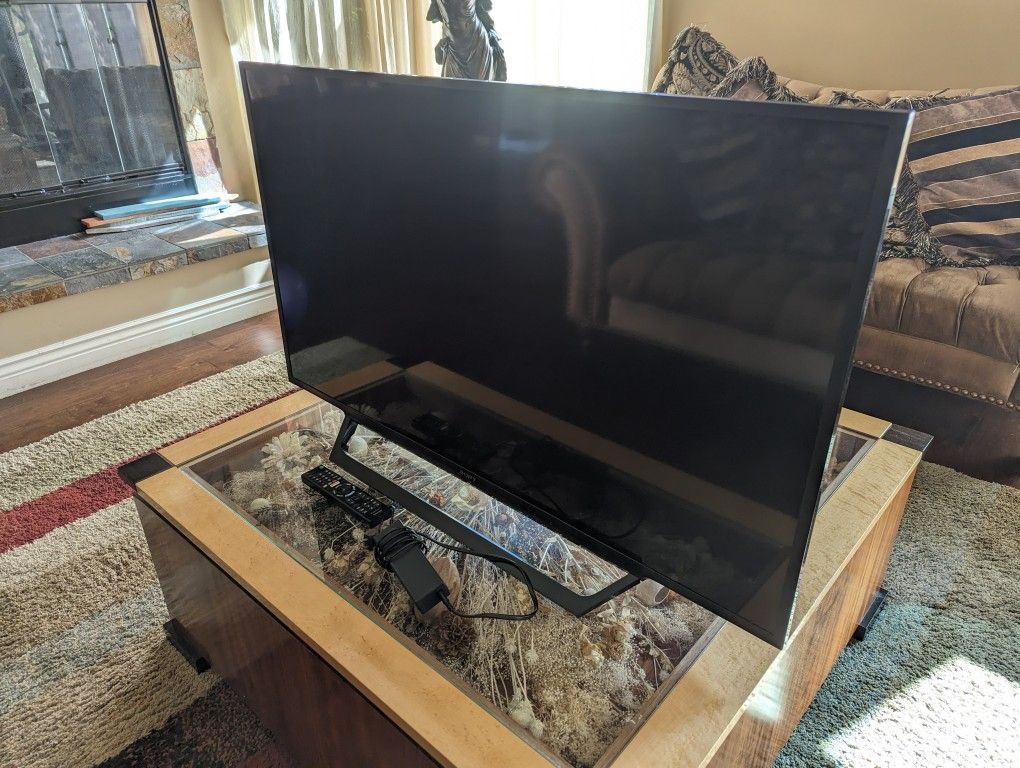 Sony 48" 1080p, KDL48W650D with Remote & Power Supply
