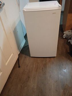 Mini Fridge 
