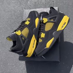 Jordan 4 Yellow Thounder
