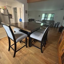Dining Table And Chairs 