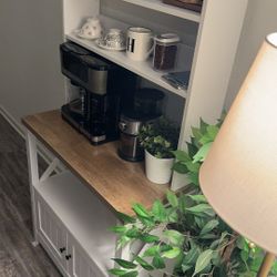 Corner Coffee Table with Decor