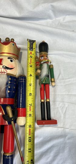 6 Nutcrackers