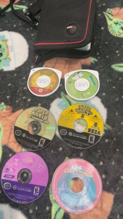 Lot of 6 Games & Music/Movie w Carrying Case
