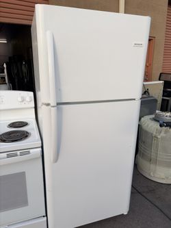 Frigidaire Refrigerator 