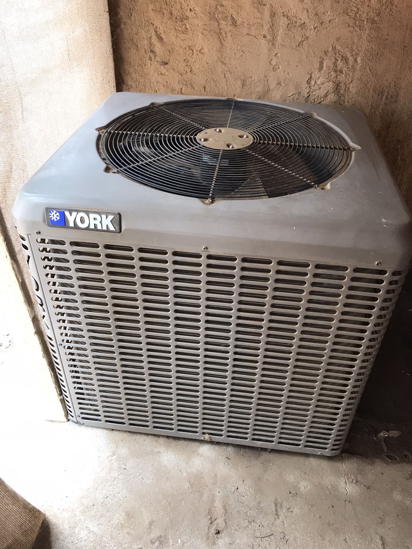 York 5 Ton Air Conditioner Condenser Works Great