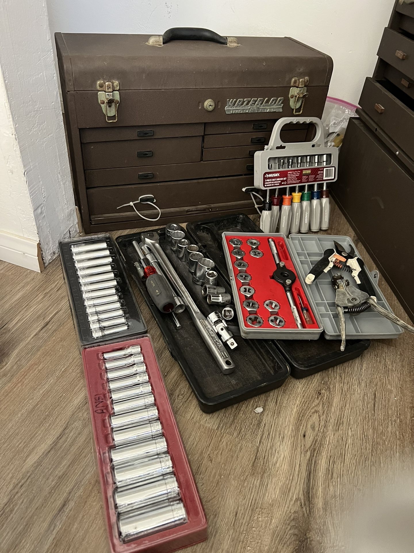 Waterloo Metal Tool Box
