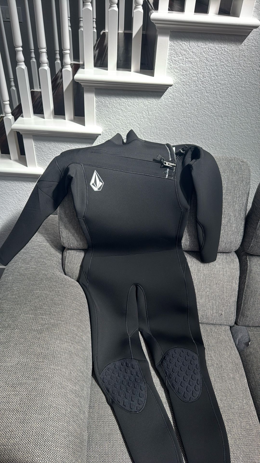 Volcom Men’s Modulator 3/2 Chest Zip Wetsuit Size MS New Without Tags