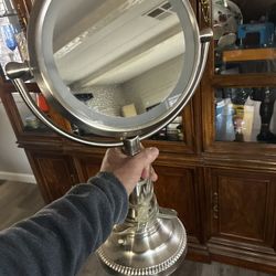 Lighted Magnified Mirror