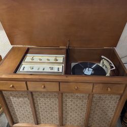 VINTAGE 1962 STROMBERG-CARLSON MID-CENTURY TUBE AM/FM AMP CONSOLE RECORD PLAYER PHONO