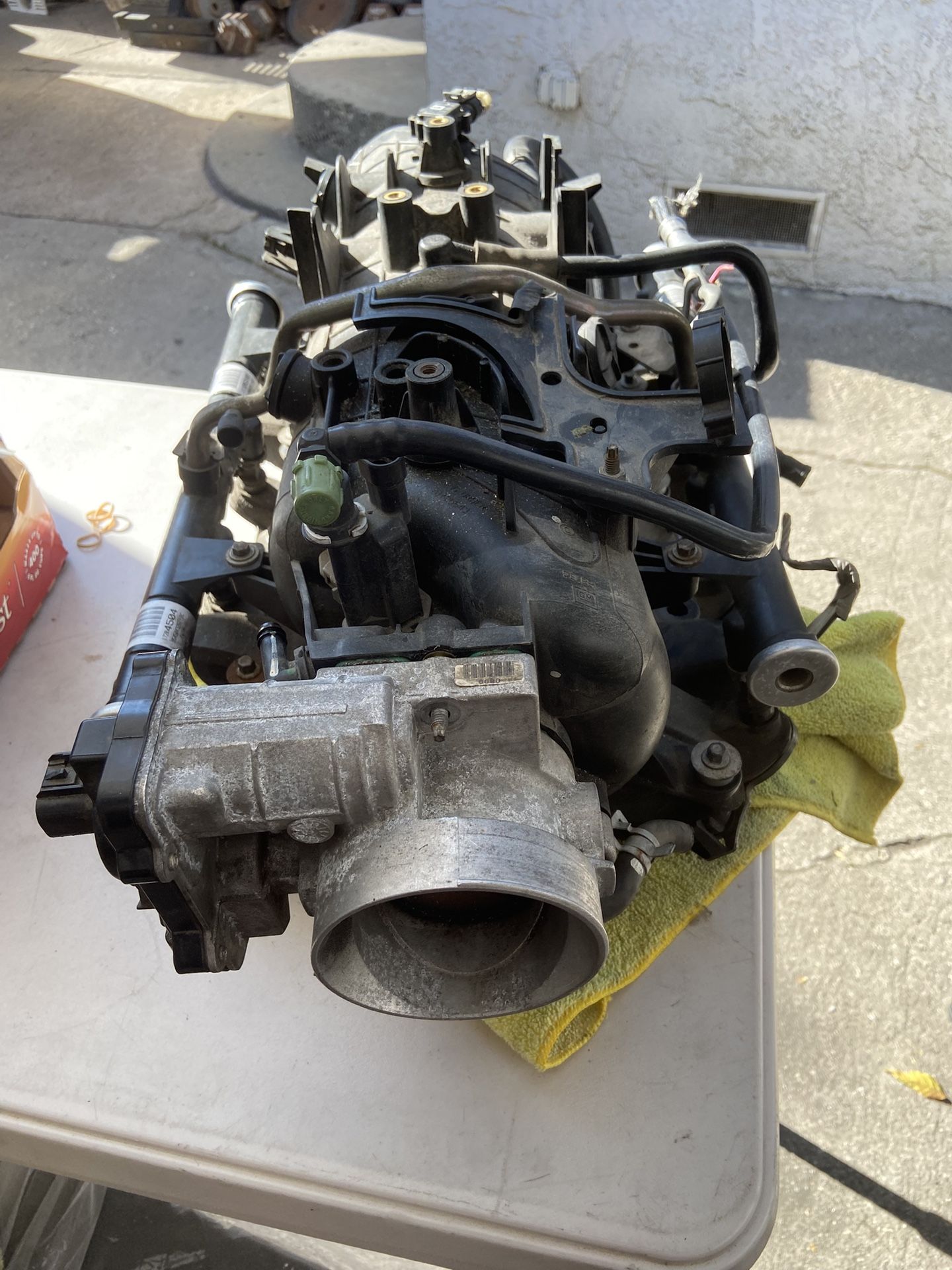 Chevy 04-06  Complete With Injectors  And Mass Air Flow Sensor