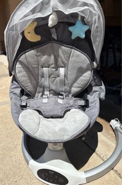 Electric baby swing
