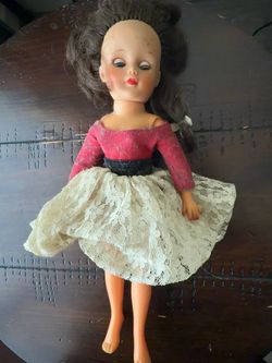 Vintage UNEEDA Doll – Sleep Eyes – 1950s/60s – Vogue Dolls Outfit