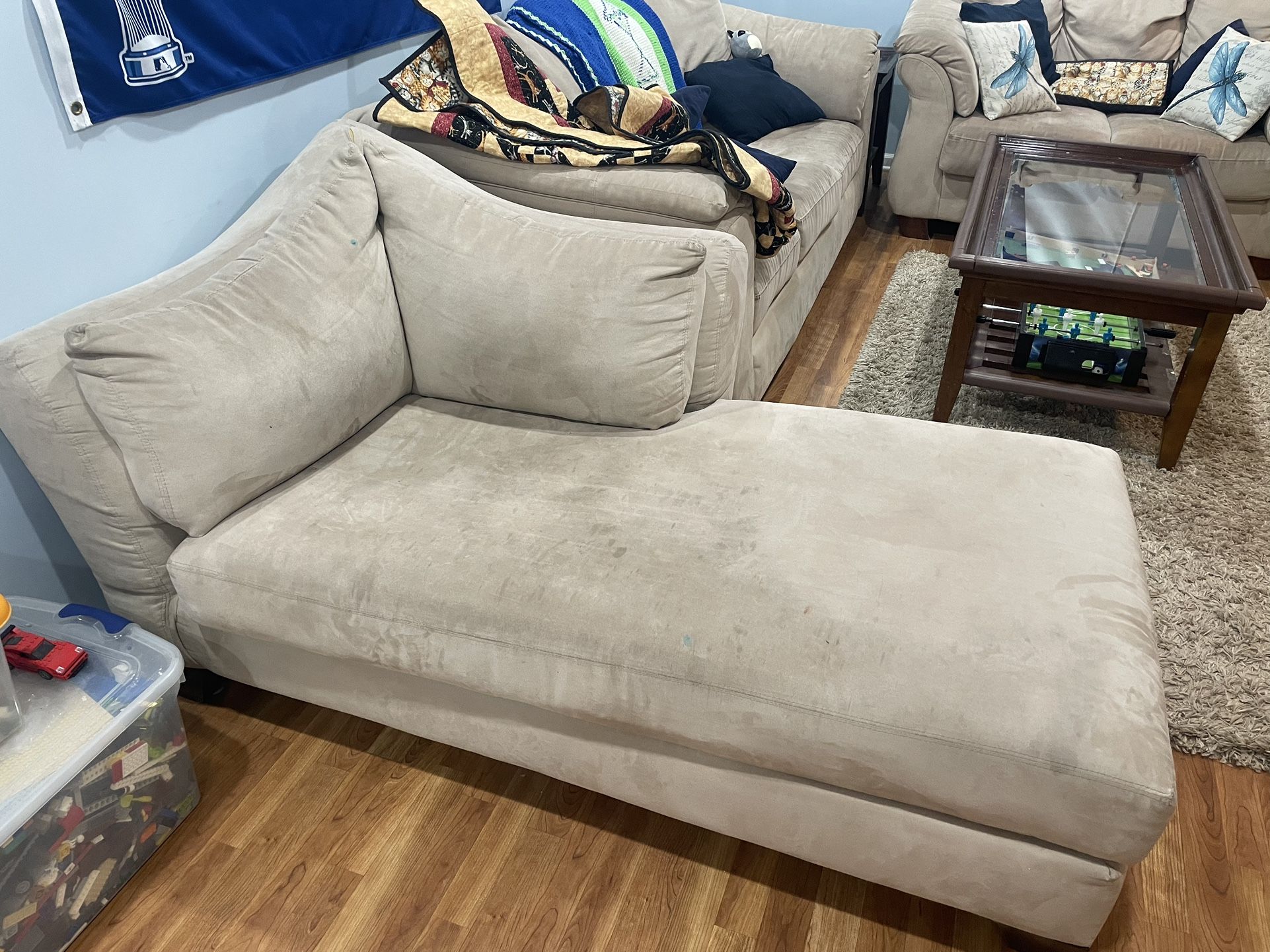 Cream Chaise Lounge Chair/Sofa