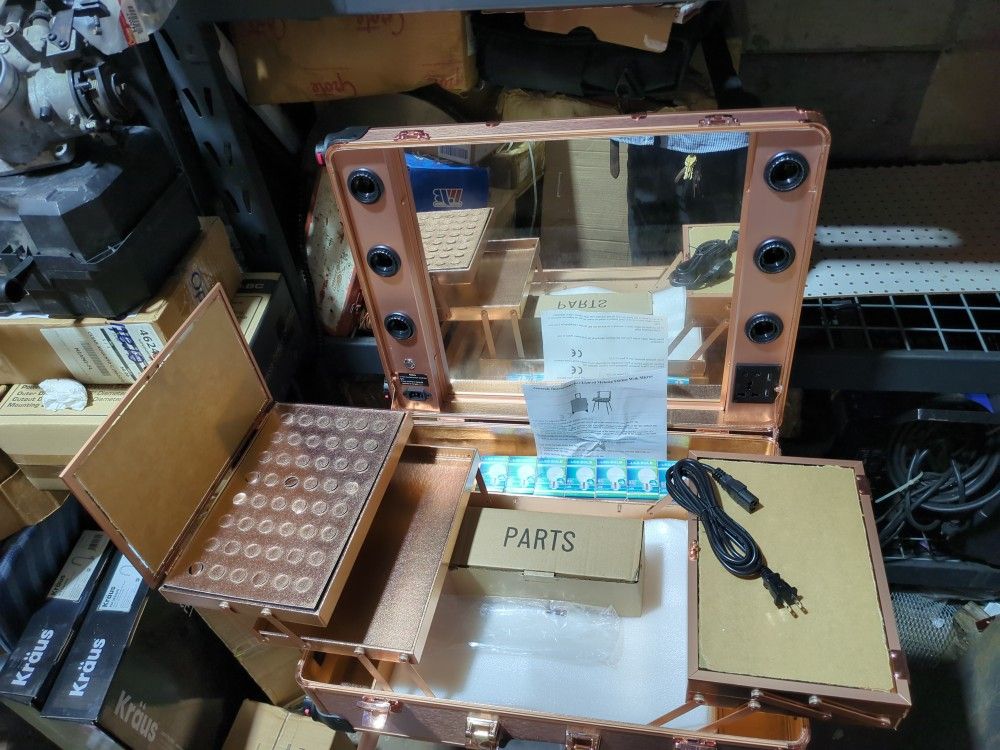 Lighted Rolling Travel Portable Cosmetic Organizer Box with Mirror