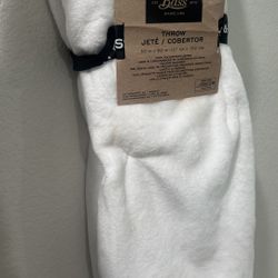 G.H. BASS & CO. EST. Bass 1876 MAINE, USA S THROW JETÉ / COBERTOR 50 IN X 60 IN (127 CM x 152 CM)