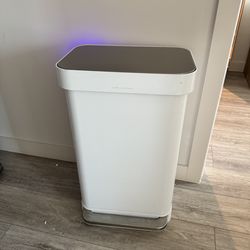 White Simple Human Trashcan