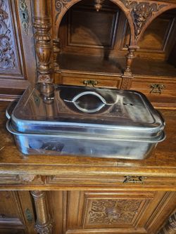 Compact stainless steel smoker