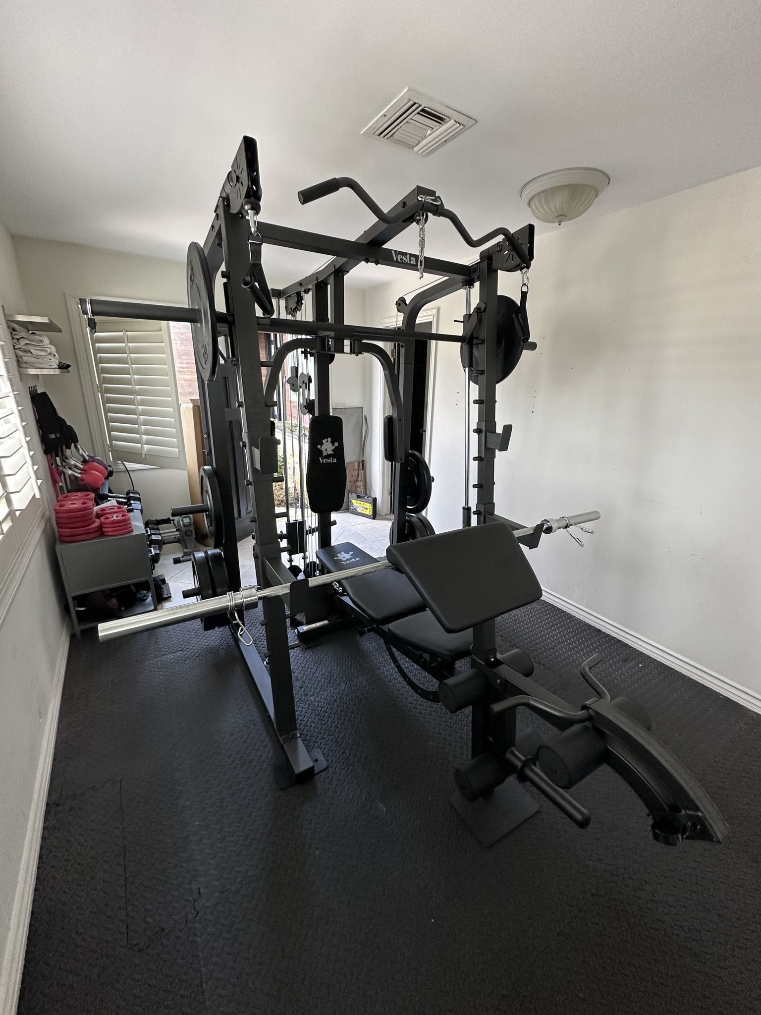 Vesta Fitness Smith Machine 2001 w/Bench Attachment 230lb Bumpers