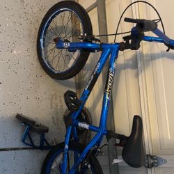 Boys Bike With Training Wheels