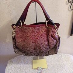 Brand New!! Leather Multiple Color Realer Purse, Comes with A Large Silver Storage Bag with straps