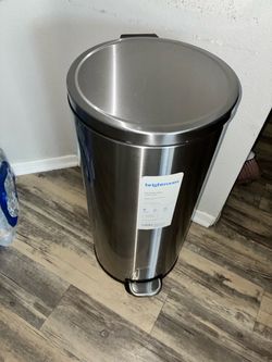Trash can