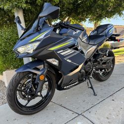 2022 Kawasaki NINJA 400 Abs Sportbike 