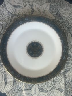 Royal Doulton Carlyle” English Fine Bone China