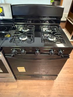 New Amana 4 Burner Gas Range