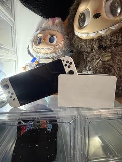 Nintendo Switch OLED White with Dock ( amazing price !!)