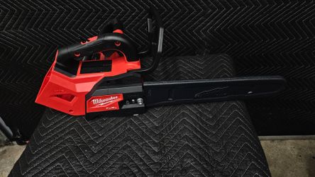 Milwaukee M18 FUEL 18-Volt Lithium-Ion Brushless Cordless 14" Chainsaw Brand new