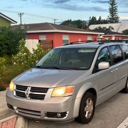 Minivan Drive Good