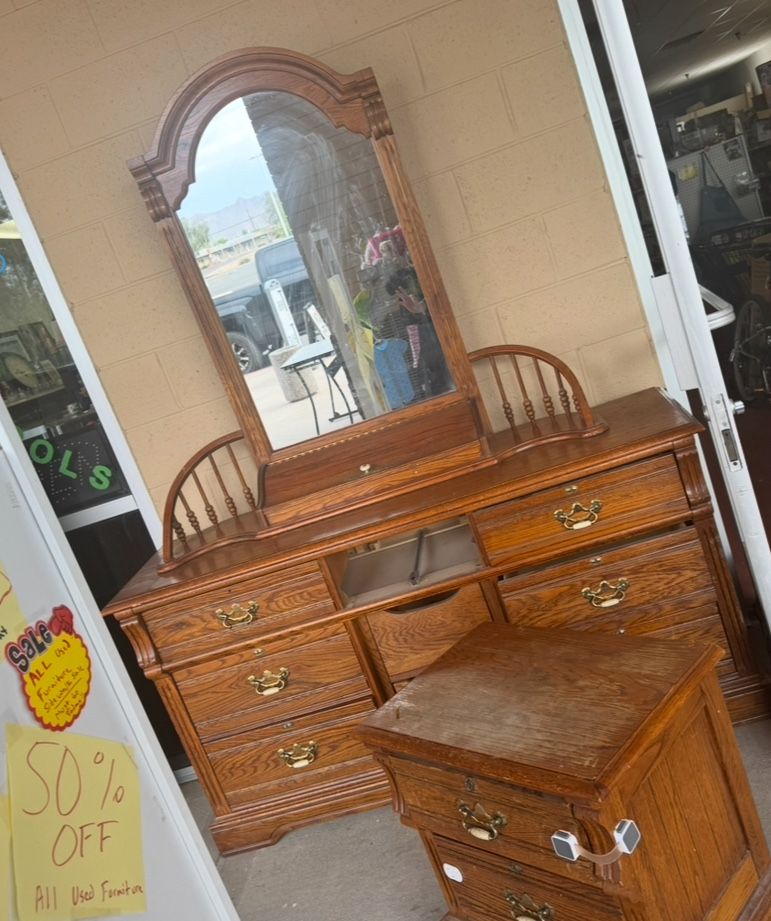 Antique Oak Kensington Dresser And Night Stand