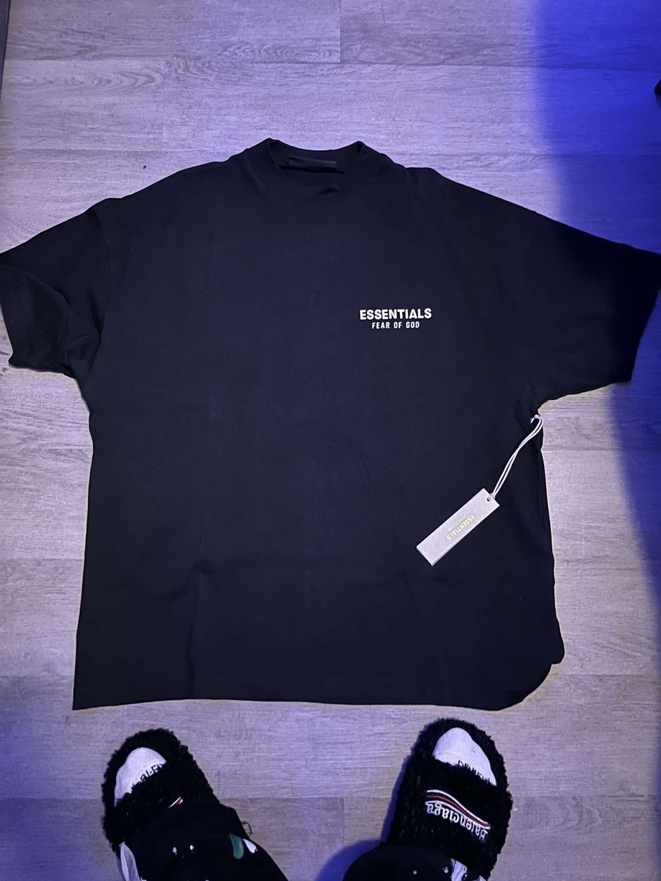 essentials tee size M