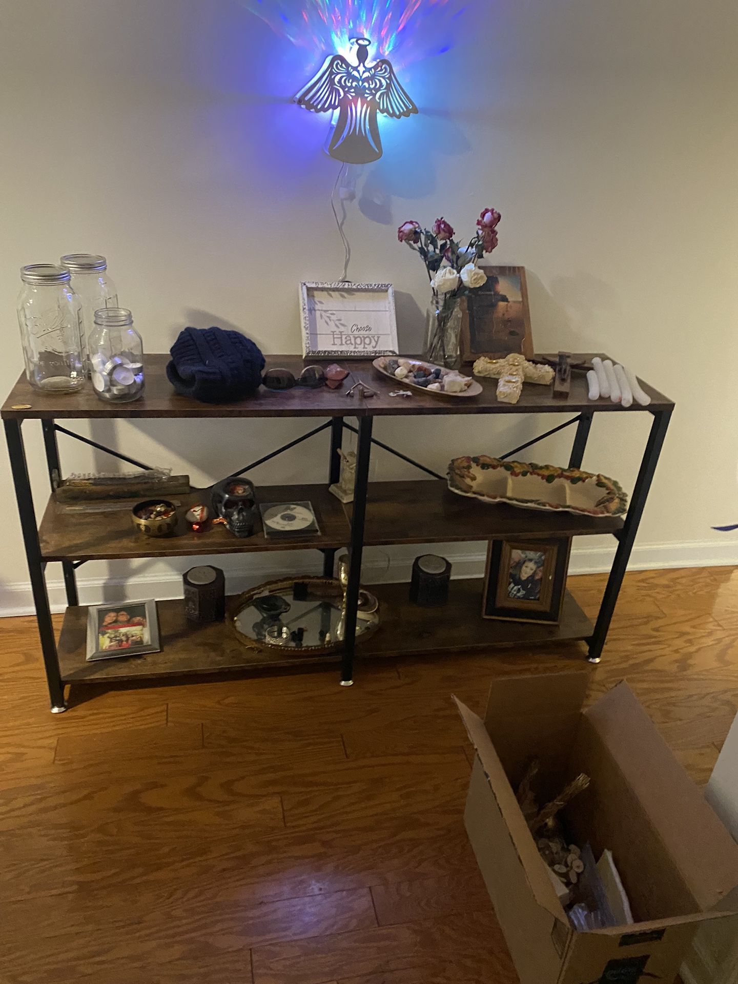 ENTRYWAY TABLE 40 for Sale in Elgin, IL OfferUp