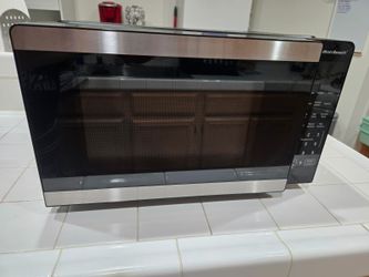 Hamilton Beach Microwave 0.9 cu.