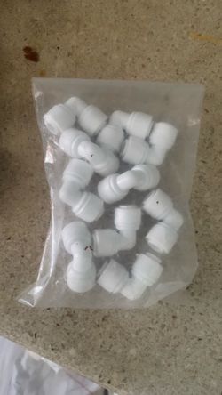 White Plastic Push-Fit Elbow Fittings Bulk Lot